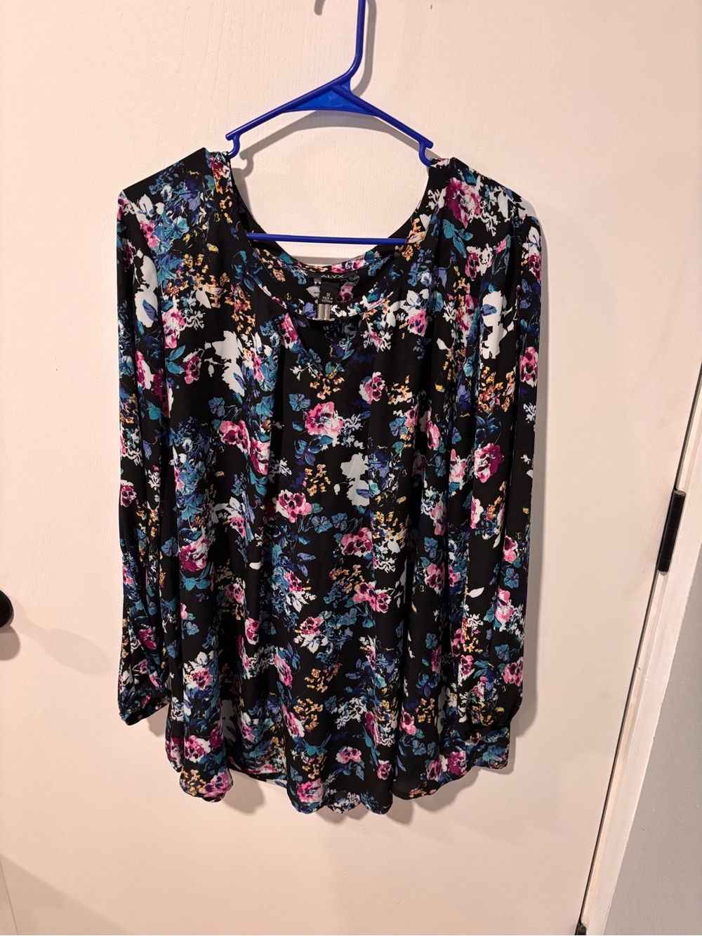 Alyx Women's Black Floral Long-Sleeve Top 1x
